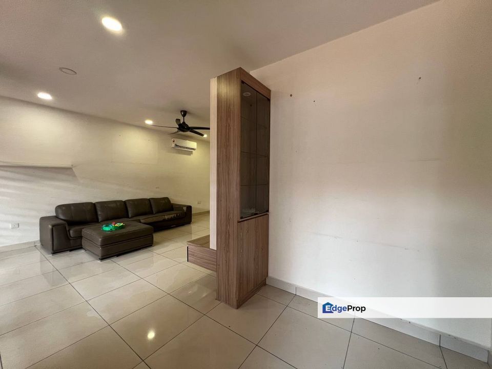 Double storey landed house renovated and guarded at rini height mutiara rini skudai, Johor, Skudai