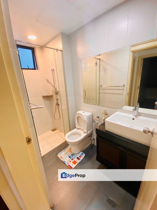 Fully furniture 3 room service apartment renovated and balcony at impiana east ledang, Johor, 