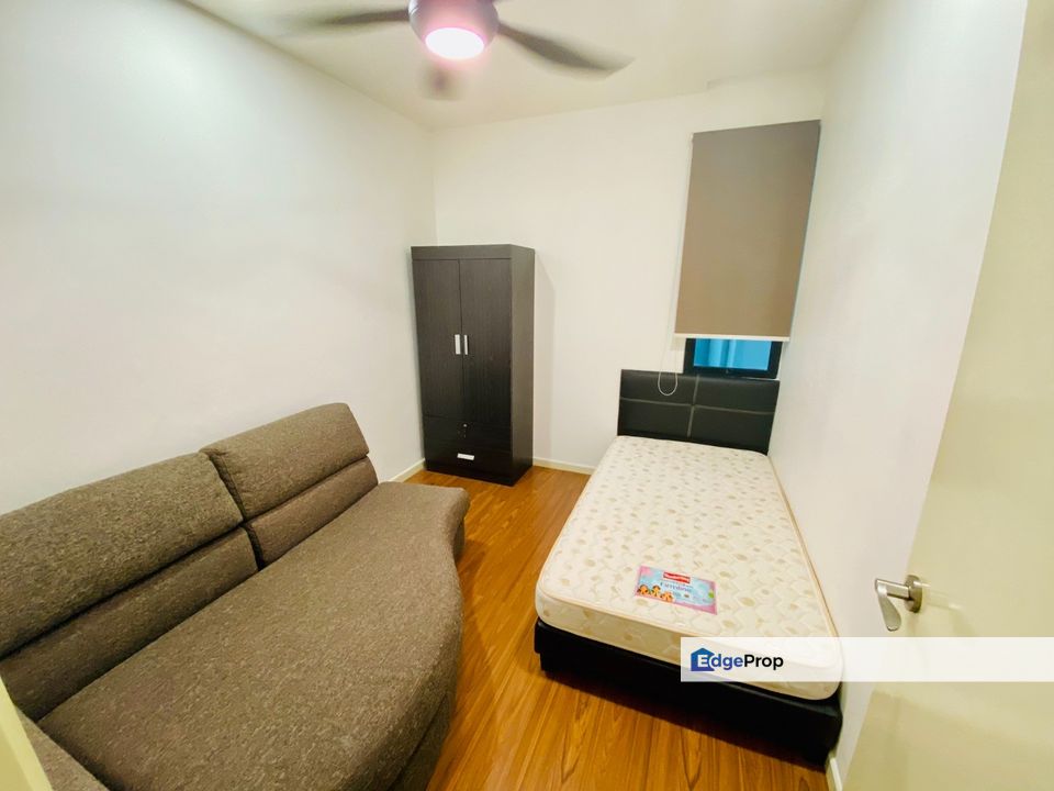 Fully furniture 3 room service apartment renovated and balcony at impiana east ledang, Johor, 