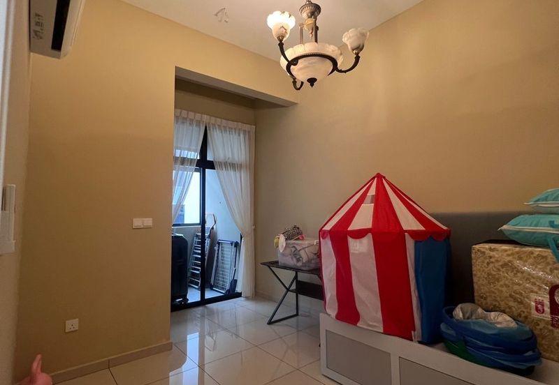 The Canal Garden South, Horizon Hills