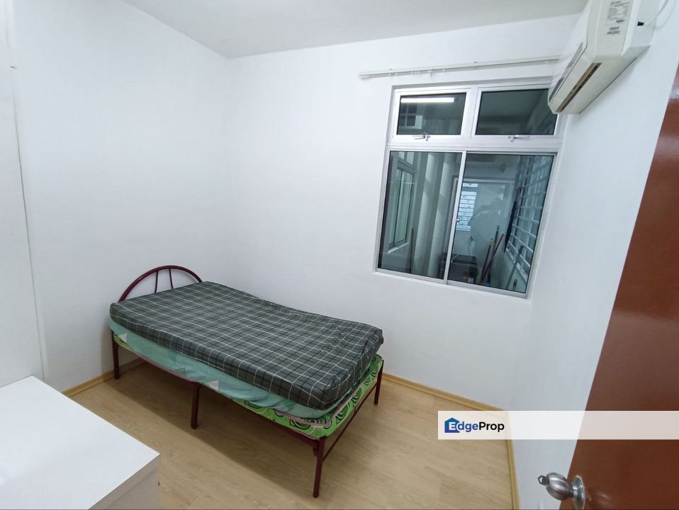 Full loan fully furniture 3 room service apartment at larkin height johor bahru, Johor, Johor Bahru