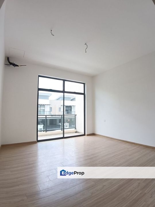 Freehold new double storey landed house guarded at country garden central park tampoi, Johor, Johor Bahru