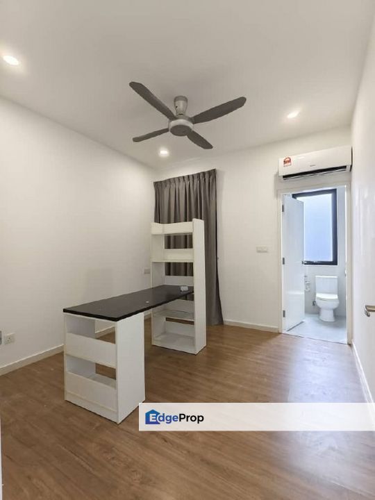 Double storey landed house guarded at sunway citrine lakehomes iskandar puteri, Johor, 