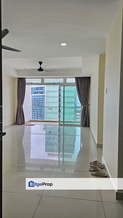 Freehold 4 room service apartment renovated and guarded at ksl d'esplanade residence johor bahru, Johor, Johor Bahru