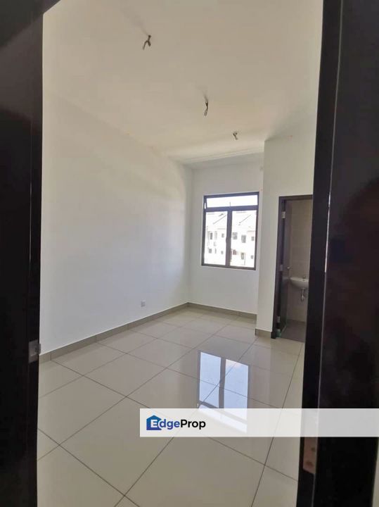 Freehold new double storey landed house guarded at aspira parkhome, Johor, Gelang Patah