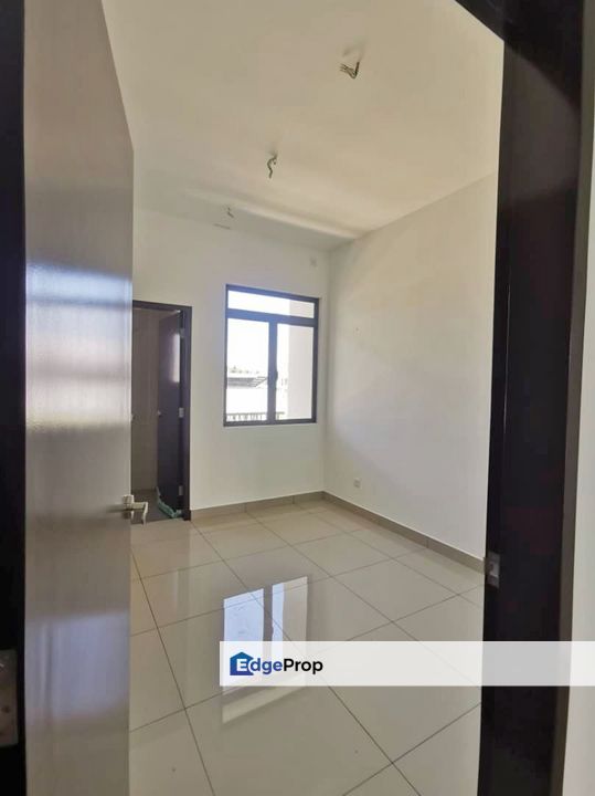 Freehold new double storey landed house guarded at aspira parkhome, Johor, Gelang Patah