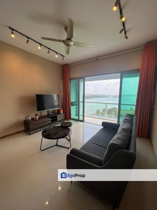Freehold fully furniture seaview 2 room condominium at southern marina puter harbour, Johor, 