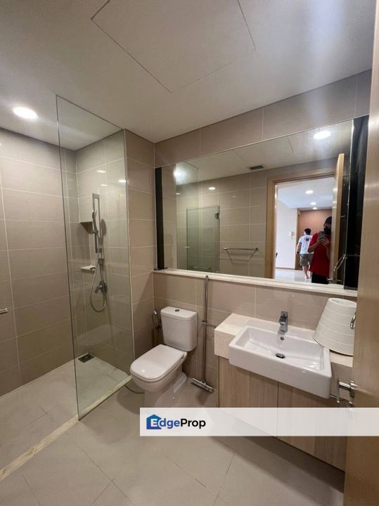 Freehold fully furniture seaview 2 room condominium at southern marina puter harbour, Johor, 