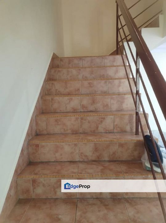 Freehold double storey landed house renovated at jalan hang kasturi taman skudai baru skudai, Johor, Skudai