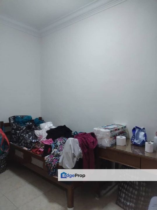 Freehold double storey landed house renovated at jalan hang kasturi taman skudai baru skudai, Johor, Skudai