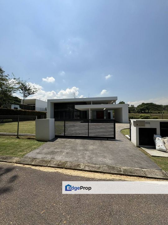 Freehold single storey villa bungalow at leisure farm iskandar puteri, Johor, Gelang Patah