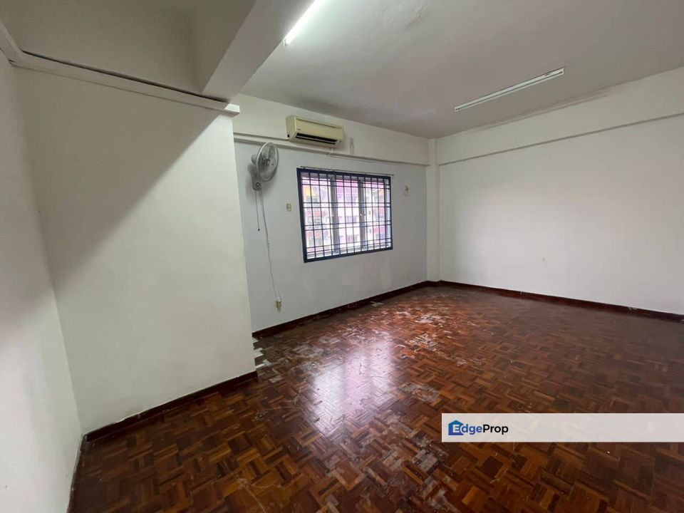 Full loan 4 room service apartment at sri wangi tampoi skudai, Johor, Tampoi