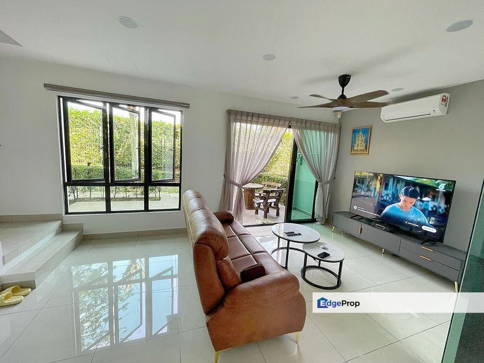 Freehold double storey landed house furniture and guarded at leisure farm, Johor, Gelang Patah