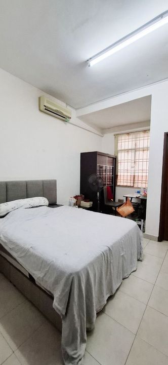 Freehold 3 storey landed house renovated and guarded house at bandar putra kulai, Johor, Kulai