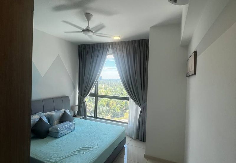 The M @ Medini Macrolink