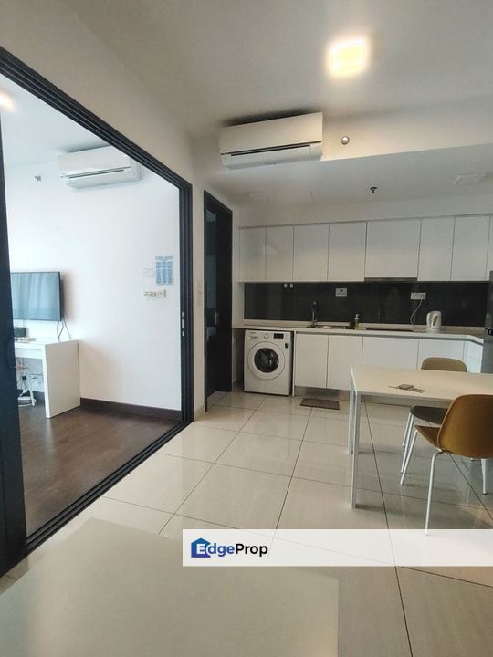 Freehold studio unit fully furniture and renovated at almas suites puteri harbour, Johor, 