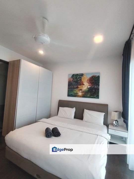 Freehold studio unit fully furniture and renovated at almas suites puteri harbour, Johor, 