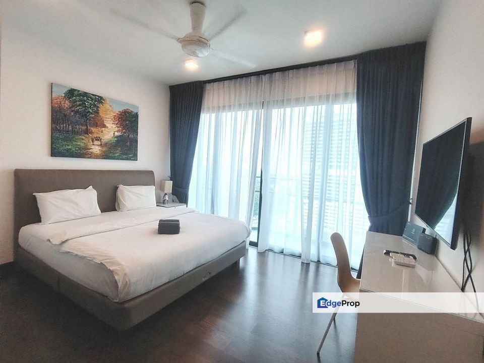 Freehold studio unit fully furniture and renovated at almas suites puteri harbour, Johor, 