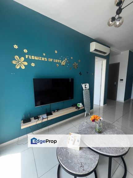 Fully furniture 3 room service apartment mid floor at elysia park residence medini, Johor, Nusajaya