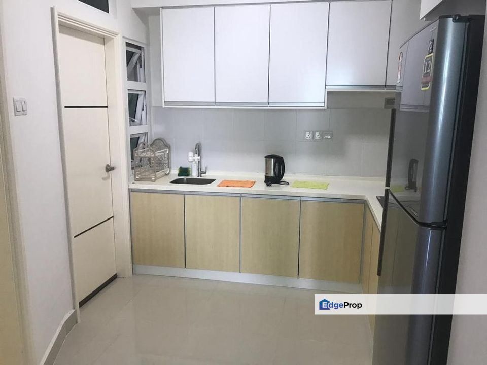 Full loan fully furniture 1 room service apartment at one medini, Johor, Nusajaya