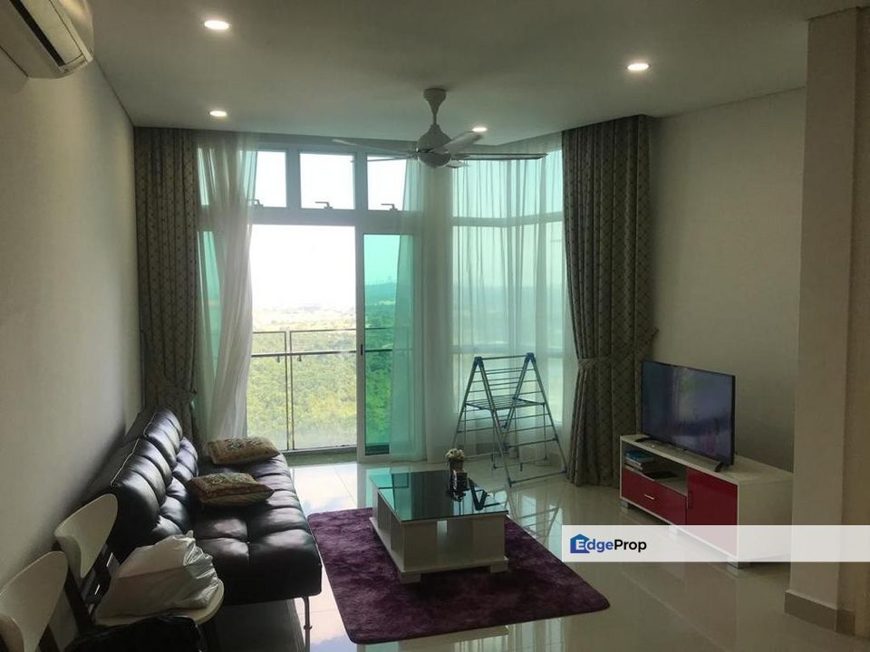 Full loan fully furniture 1 room service apartment at one medini, Johor, Nusajaya