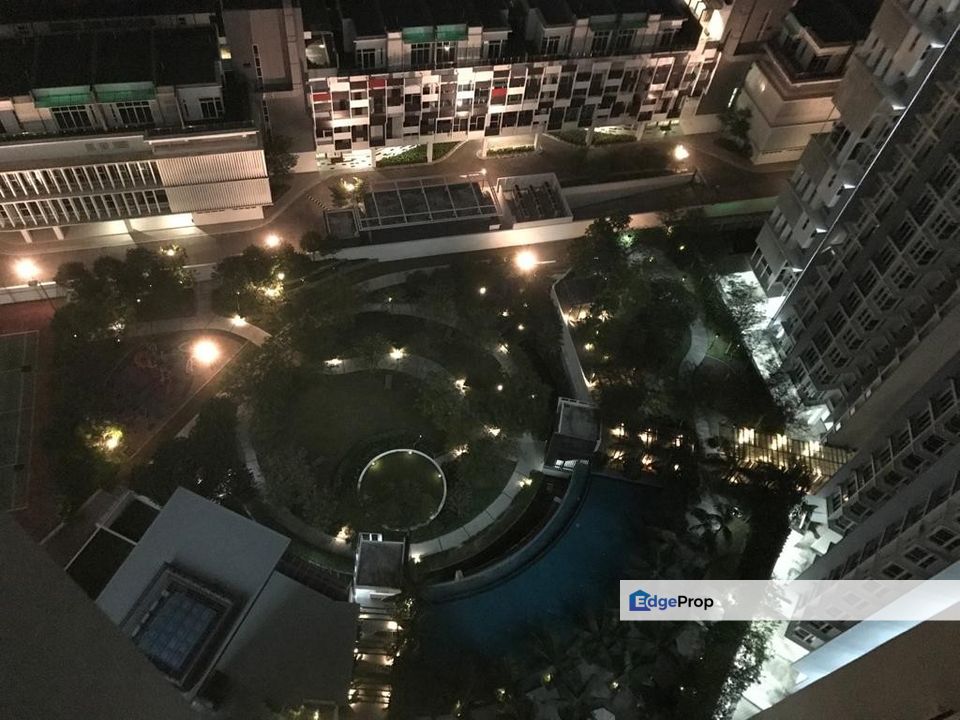 Full loan fully furniture 1 room service apartment at one medini, Johor, Nusajaya