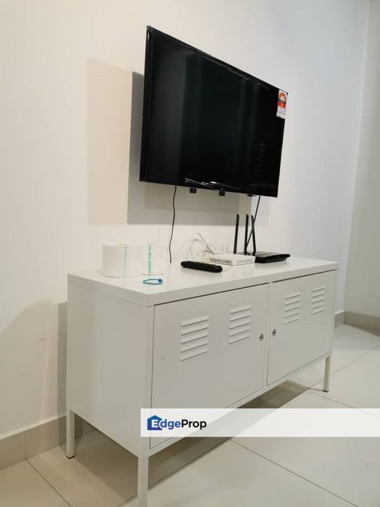 Freehold fully furniture high floor teega suites service apartment at puteri harbour, Johor, 