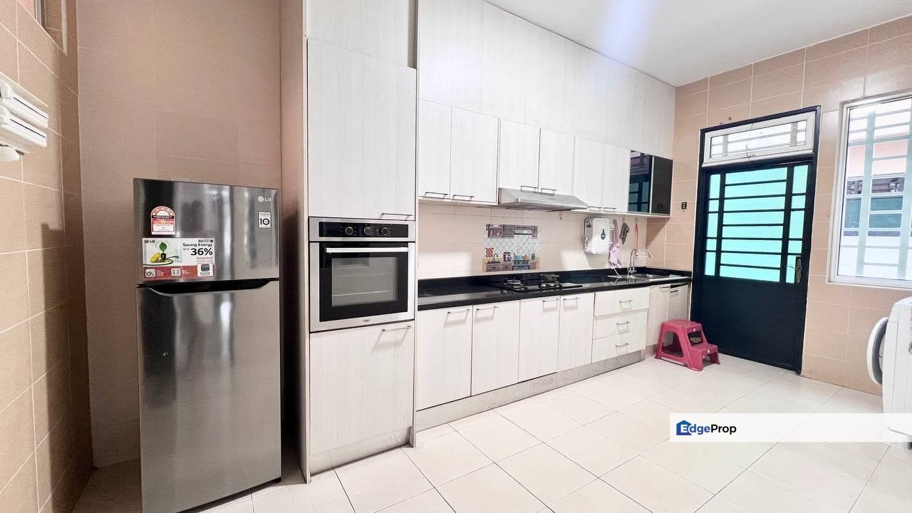 Freehold double storey landed house renovated unblock view at bestari height iskandar puteri, Johor, Johor Bahru