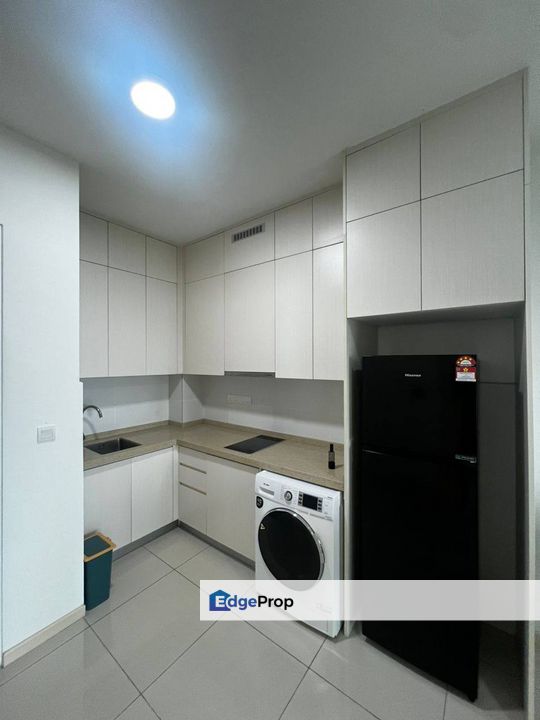 Fully furniture mid floor 2 room service apartment at the m marcolink medini, Johor, 