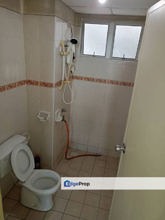 Freehold full loan 3 room apartment at nusa perdana gelang patah, Johor, Gelang Patah