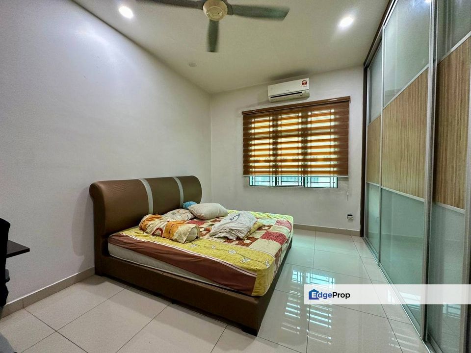 Freehold double storey semi d renovated and fully extended guarded at nusa duta iskandar puteri, Johor, Johor Bahru