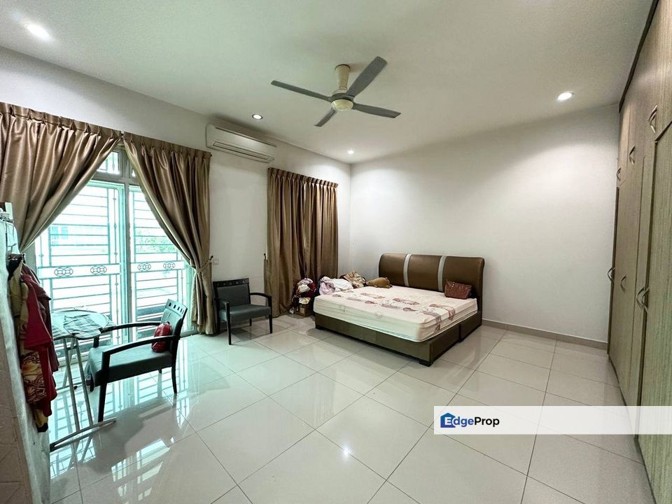 Freehold double storey semi d renovated and fully extended guarded at nusa duta iskandar puteri, Johor, Johor Bahru