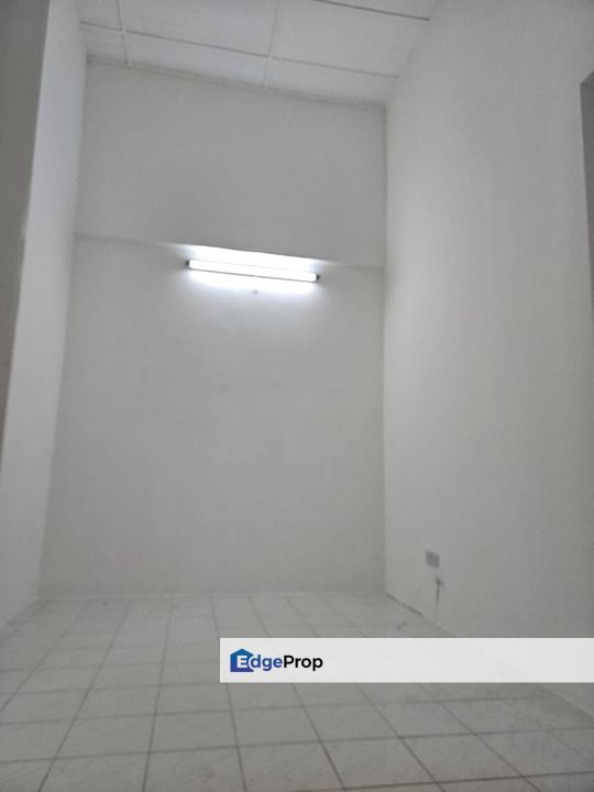 Freehold full loan double storey landed house at taman putri kulai, Johor, Kulai