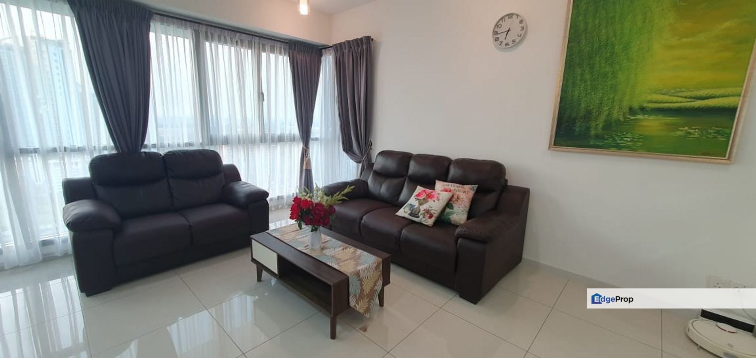 Full loan fully furniture renovated unit 2 room service apartment at iskandar residence medini, Johor, Nusajaya