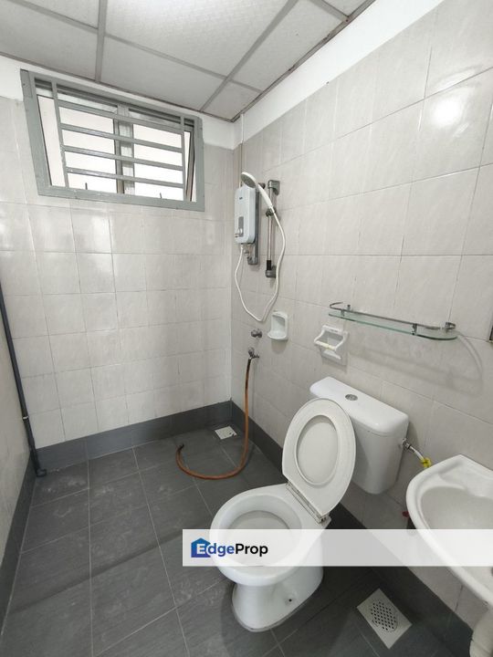 Freehold full loan 3 room apartment at nusa perdana gelang patah, Johor, Gelang Patah