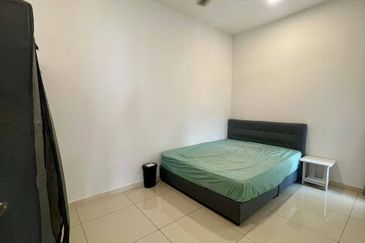 The M @ Medini Macrolink