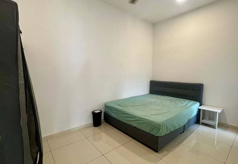 The M @ Medini Macrolink