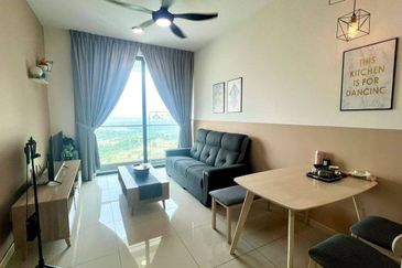 The M @ Medini Macrolink