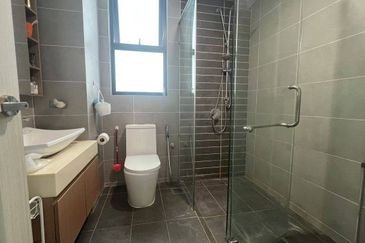 The M @ Medini Macrolink