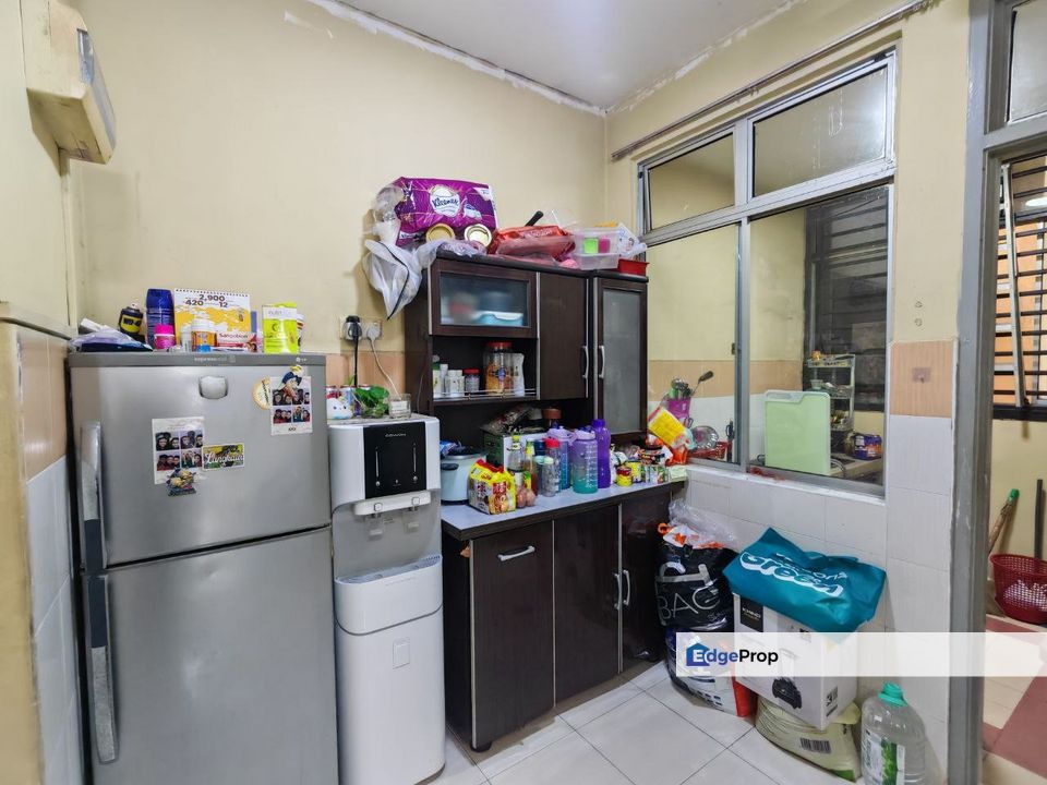 Full loan 3 room service apartment at kipark tampoi skudai, Johor, Tampoi