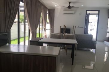 The Canal Garden South, Horizon Hills