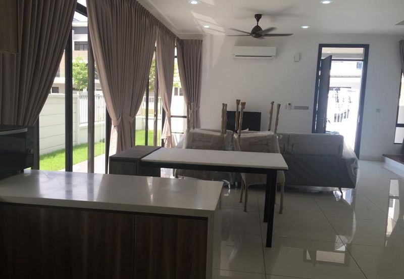 The Canal Garden South, Horizon Hills