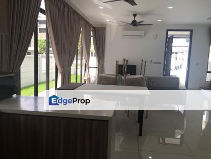 Freehold double storey cluster house renovated and guarded at canal garden south horizon hill, Johor, 