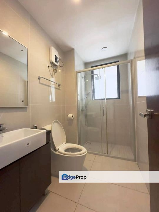 Fully furniture 3 room service apartment seaview at kings bay country garden danga bay, Johor, Johor Bahru