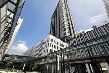 Almas Suites @ Puteri Harbour