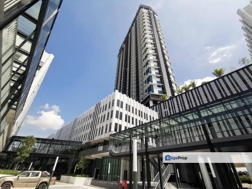 Freehold studio unit seaview at almas suites puteri harbour foreigner eligible , Johor, 