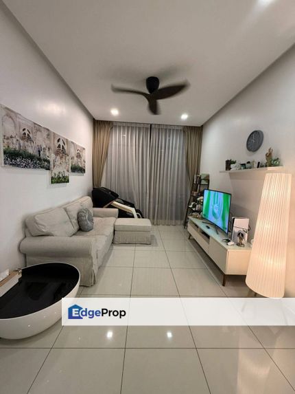 Freehold 2 room service apartment renovated at sky 88 johor bahru, Johor, Johor Bahru