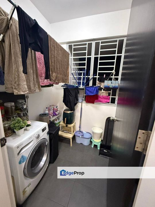 Freehold 2 room service apartment renovated at sky 88 johor bahru, Johor, Johor Bahru