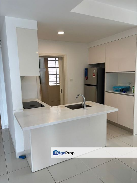 Freehold 4 room service apartment fully furniture seaview at teega residence puteri harbour, Johor, Kota Iskandar