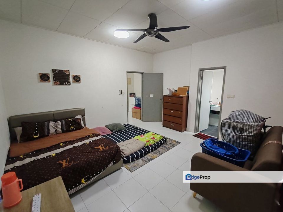 Freehold double storey landed hosue renovated at taman nusa bayu gelang patah, Johor, Nusajaya